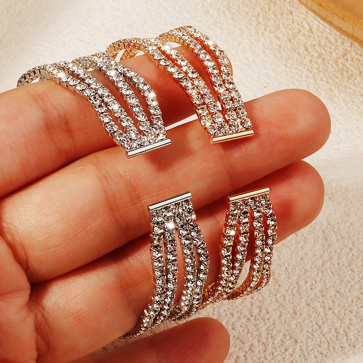 Women's Rhinestone Elastic Design Claw Chain Cross Bracelet