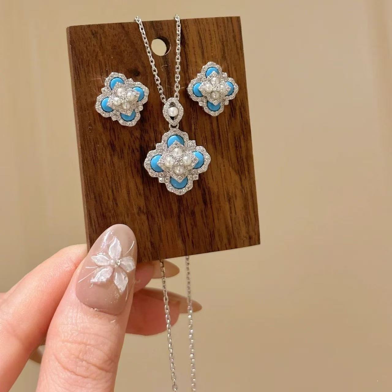 Women's Zircon Turquoise Flower Pearl Light Luxury High-grade Exquisite Temperament Wild Jewelry Set