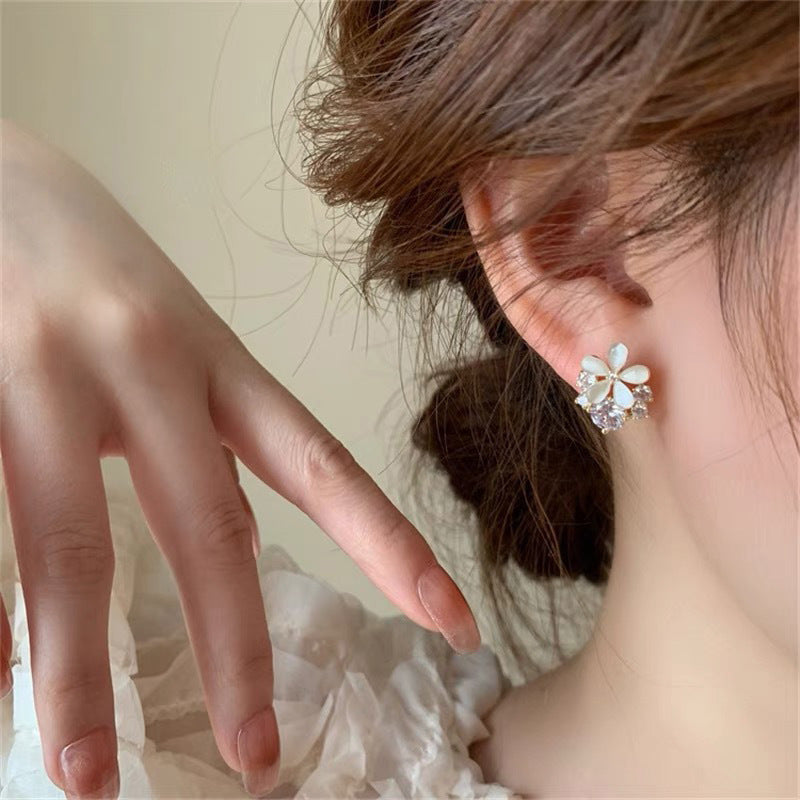 Flower High-grade Fresh Commuting Simple Elegant Ear Clip