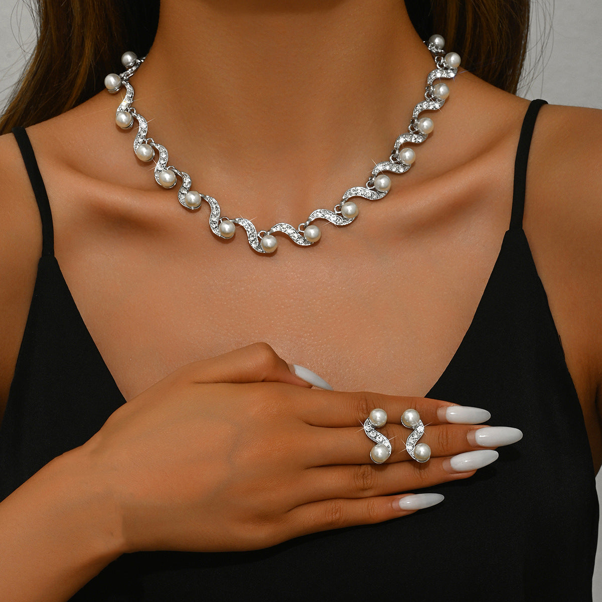 Women's S-shaped Alloy Pearl Female Niche Clavicle Jewelry Set