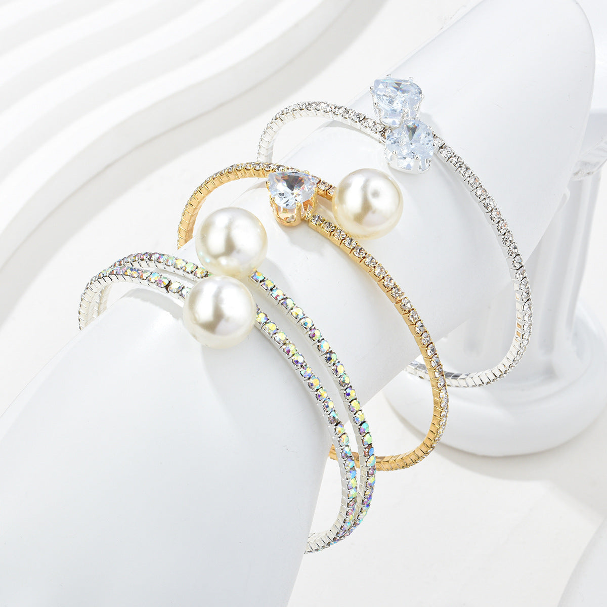 Fashion Bridal Elegant Shiny Rhinestone Pearl Single Row Hand Bracelet
