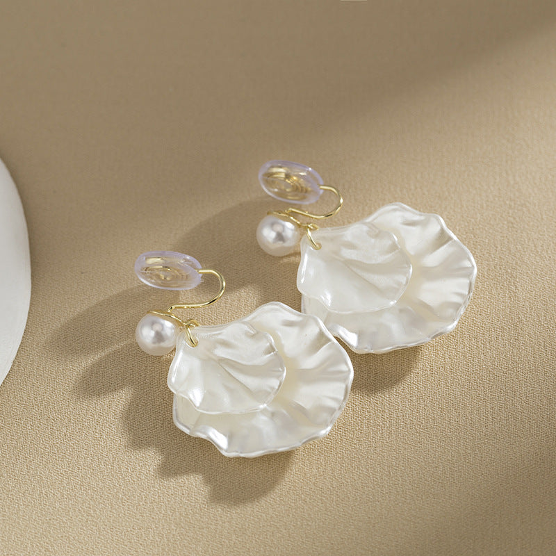 Women's Pearl Shell Super Temperament Wild Popular Ear Clip