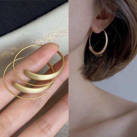 Elegant Golden Ear Personalized Design Winter Exquisite Earrings