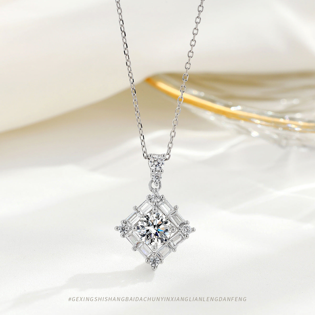 Women's Diamond Square Niche Temperament High-grade Ornament Necklaces