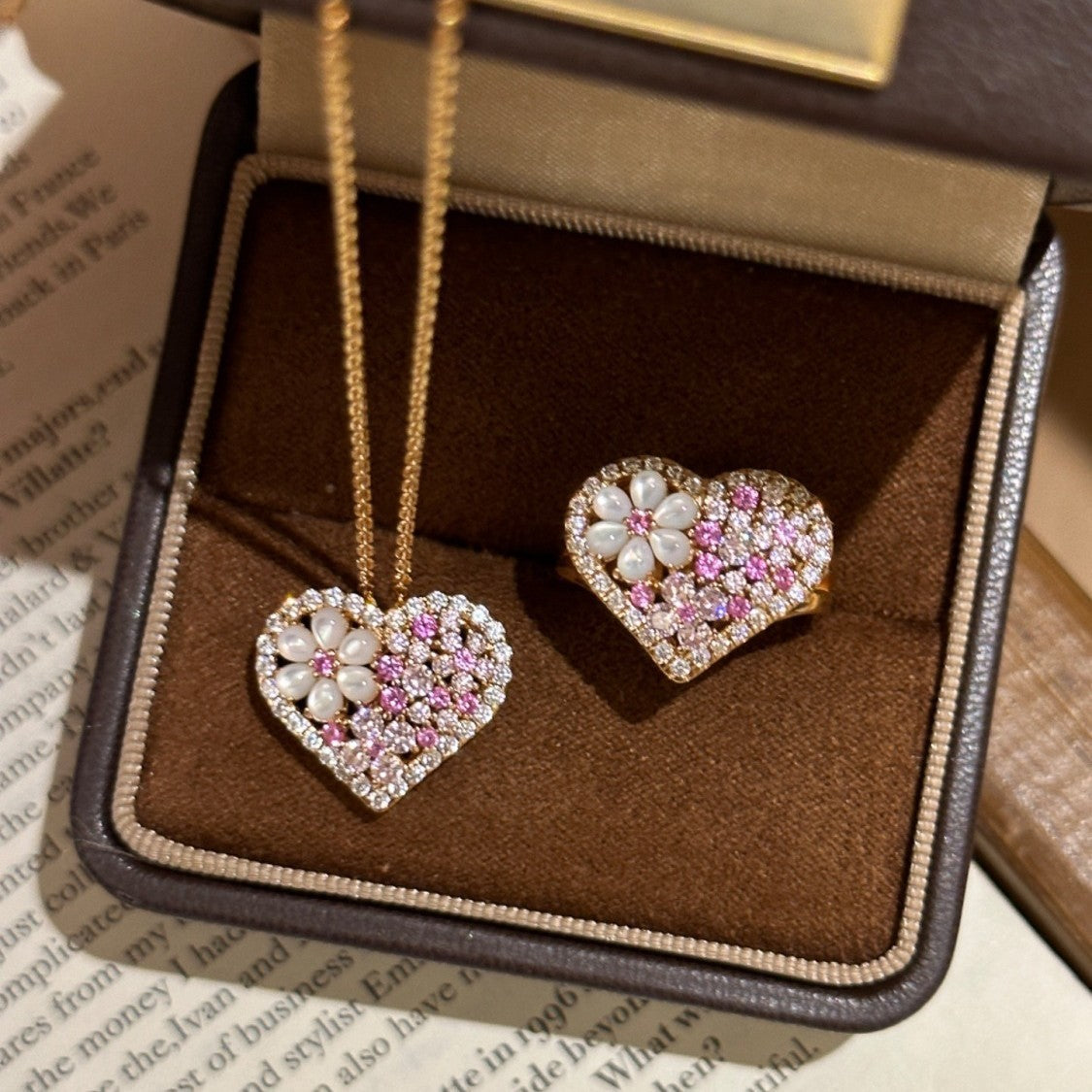 Gold Sense Pink Diamond Zircon Flower Heart Clavicle Chain Female Necklace