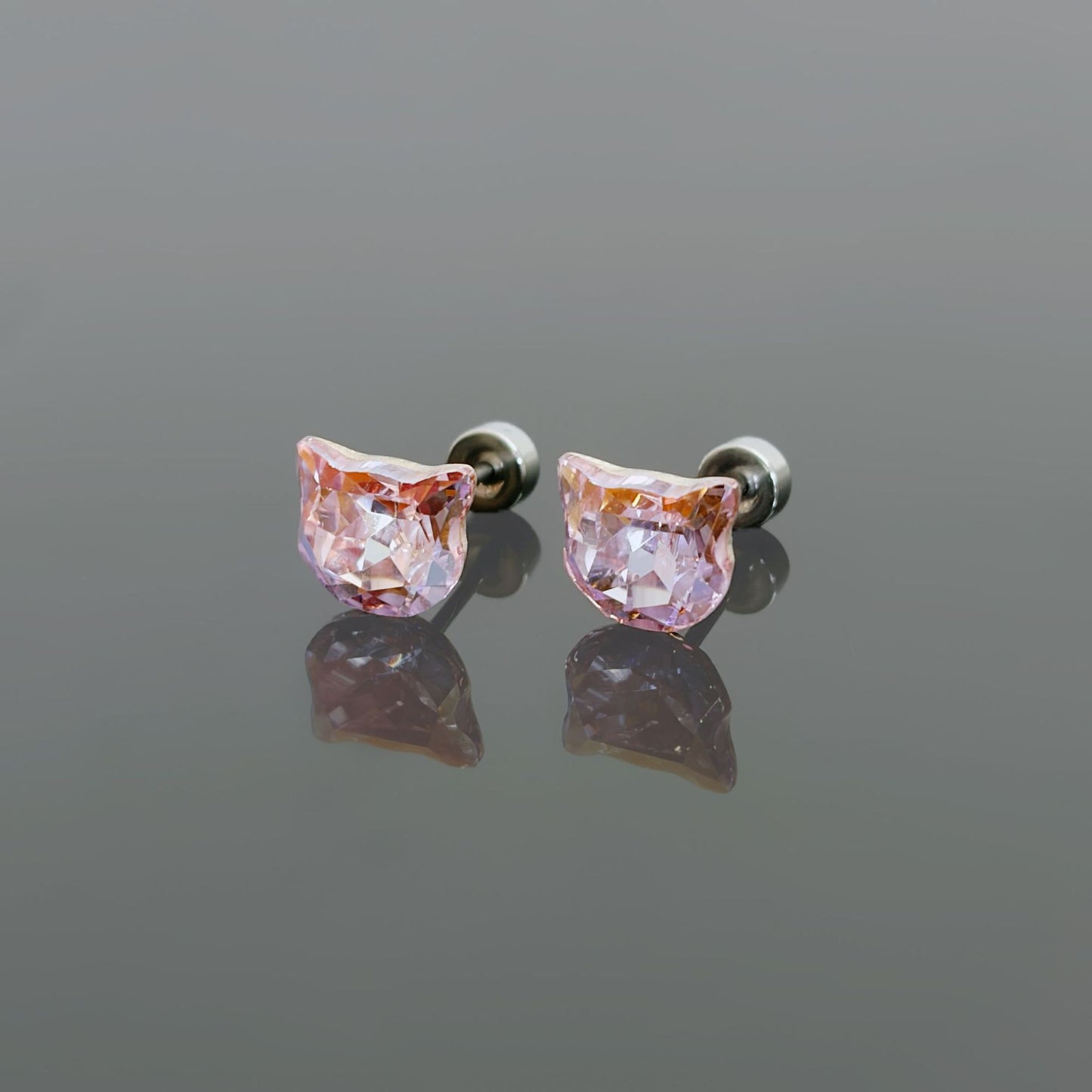 Cool Temperament Super Shiny Crystal Cat Head Titanium Steel Screw Stud Earrings