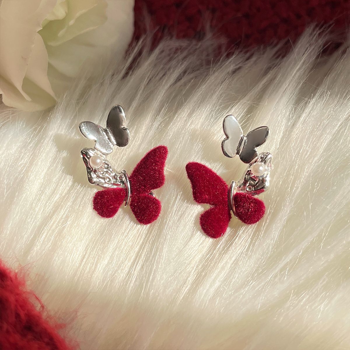 Boucles d'oreilles camélia rétro rouge français Sier pour femmes, aiguille de tempérament de Niche