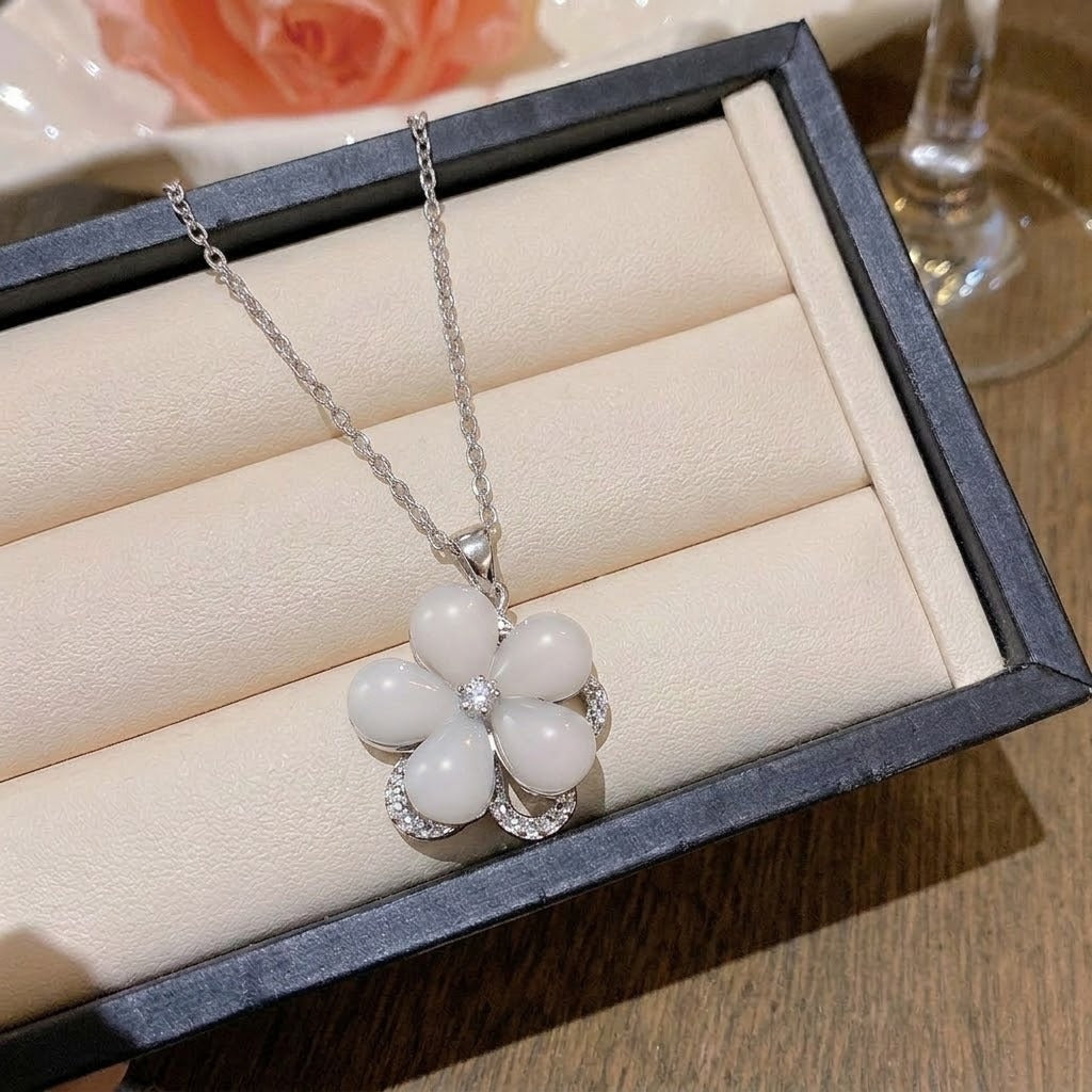 Rotating Degree Rotation Heart-shaped Zircon Clavicle Rings