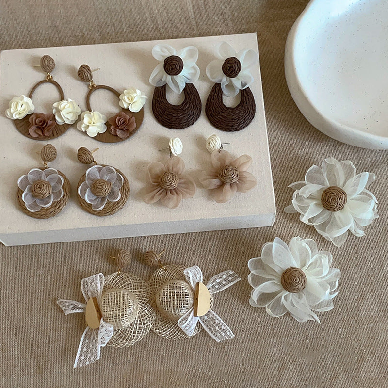 Women's Niche Design Straw Rattan Woven Flower Hat For Vintage Exaggerated Earrings