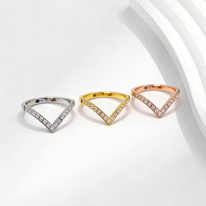 Women's Single Row Diamond Titanium Steel Design Advanced Light Luxury Ring