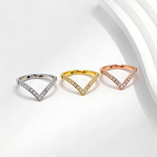 Women's Single Row Diamond Titanium Steel Design Advanced Light Luxury Ring