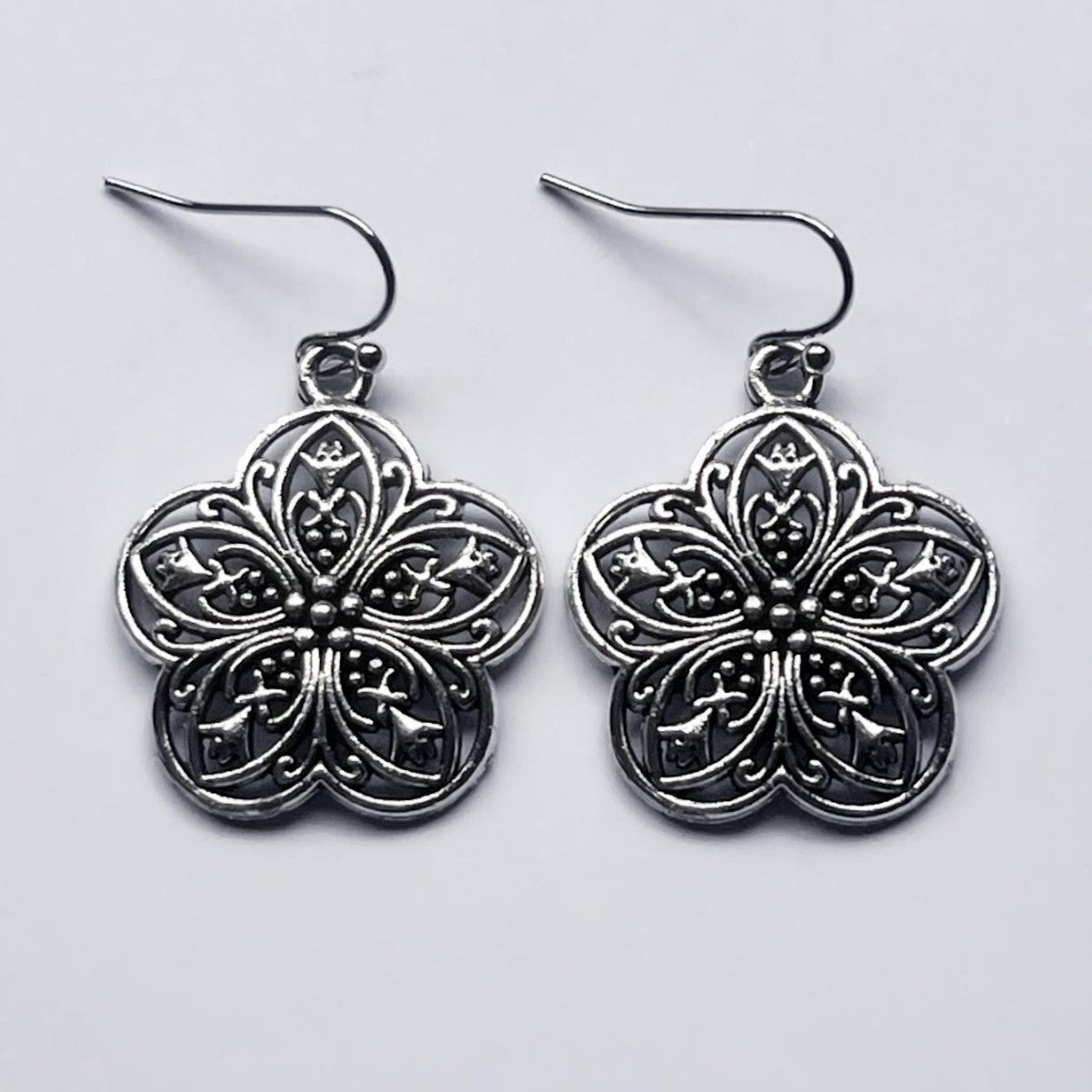 Bohemian Hollow Retro Antique Sier Flower Earrings