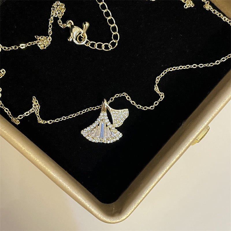 Pendant Female Temperament Light Luxury Minority Necklaces