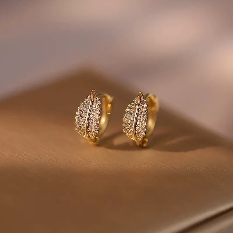 Exquisite Small Zircon Leaves Clip Fashion Commuter Super Rings