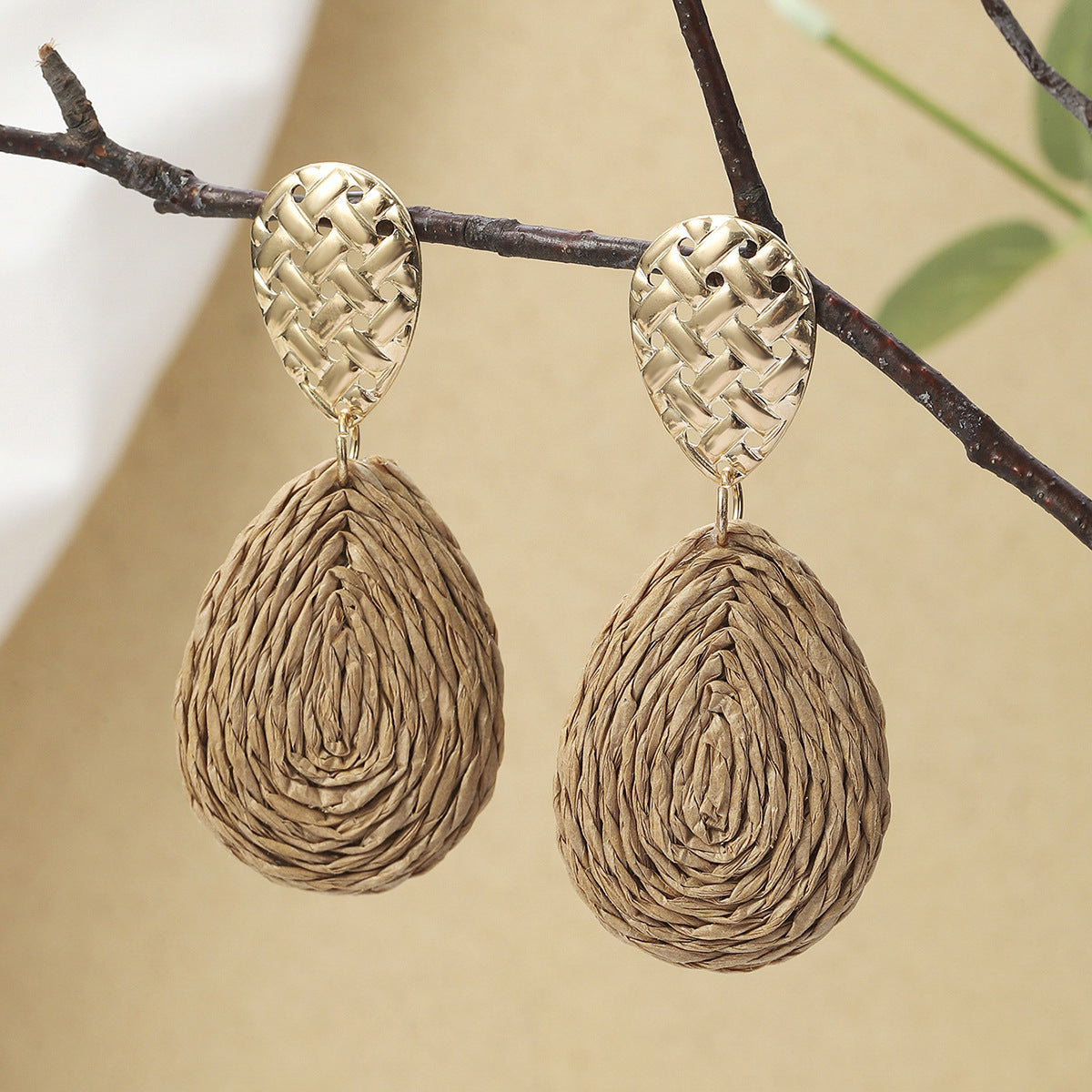 Geometric Round Hand-woven Pendant Bohemian Raffia Rings