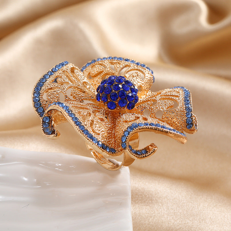 Fashion Exaggerated Open Three-dimensional Noble Elegance Retro Hollow Jeweled Flower Rings