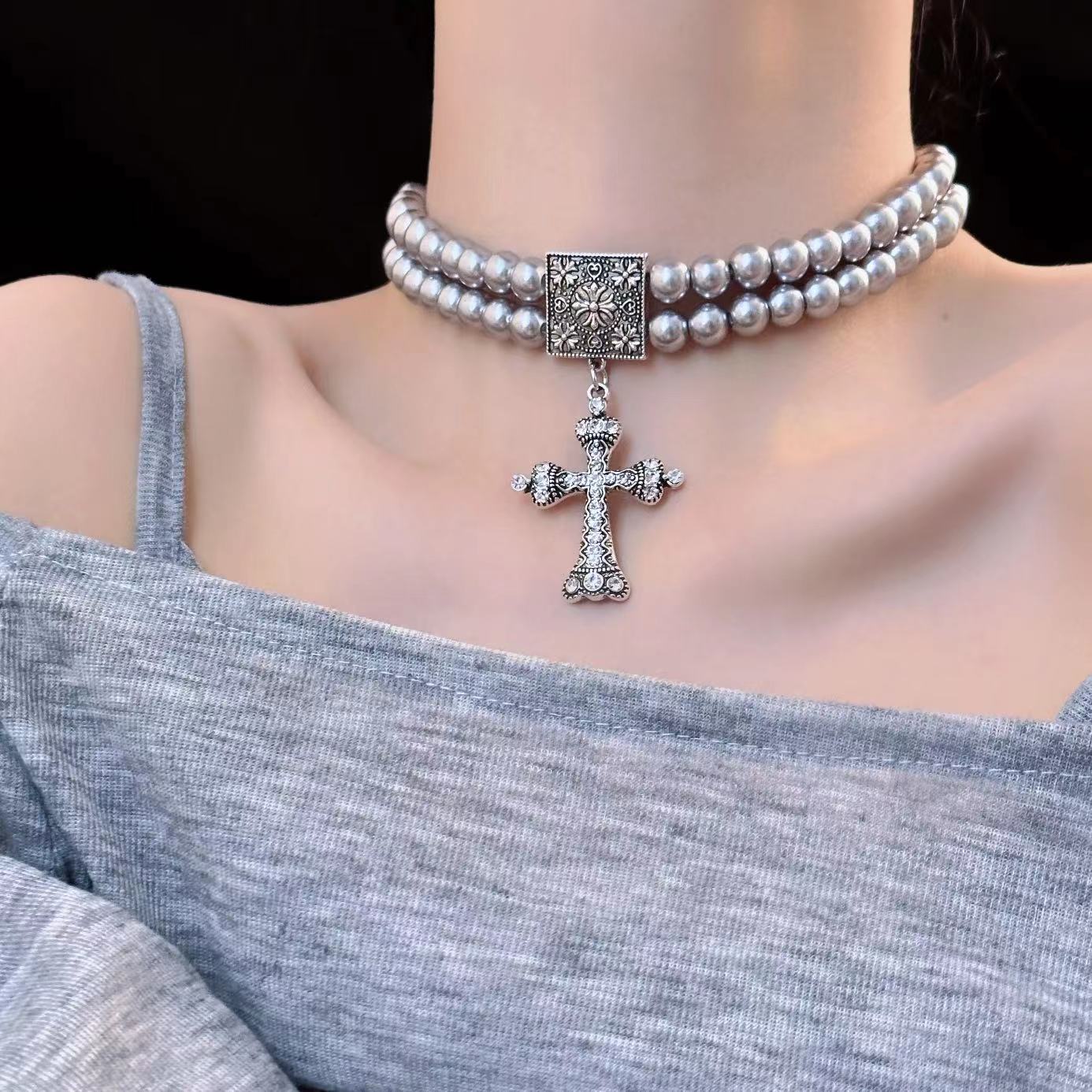 Hot Vintage Pearl Cross Frame Chain Item Female Exaggerated Necklaces