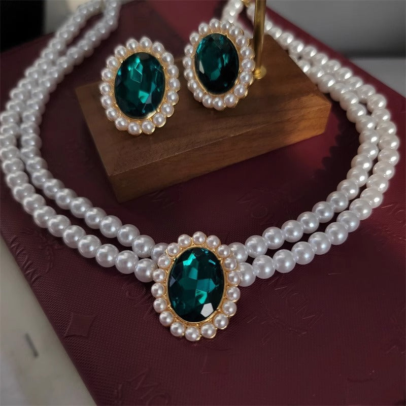 Women's Emerald Suit Style Clavicle Chain Necklaces