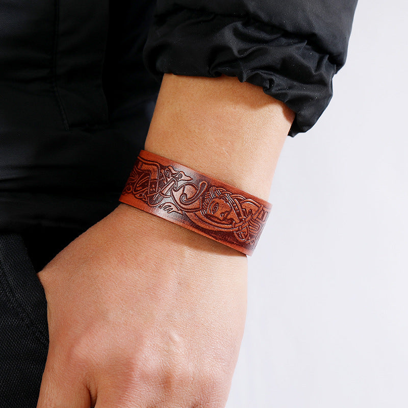 Herren-Armbänder mit Retro-Rindsleder-Persönlichkeits-Ornamentmuster