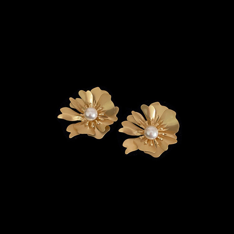 Women's Exaggerated And Personalized Matte Metal Pearl Flower Design Sense Earrings