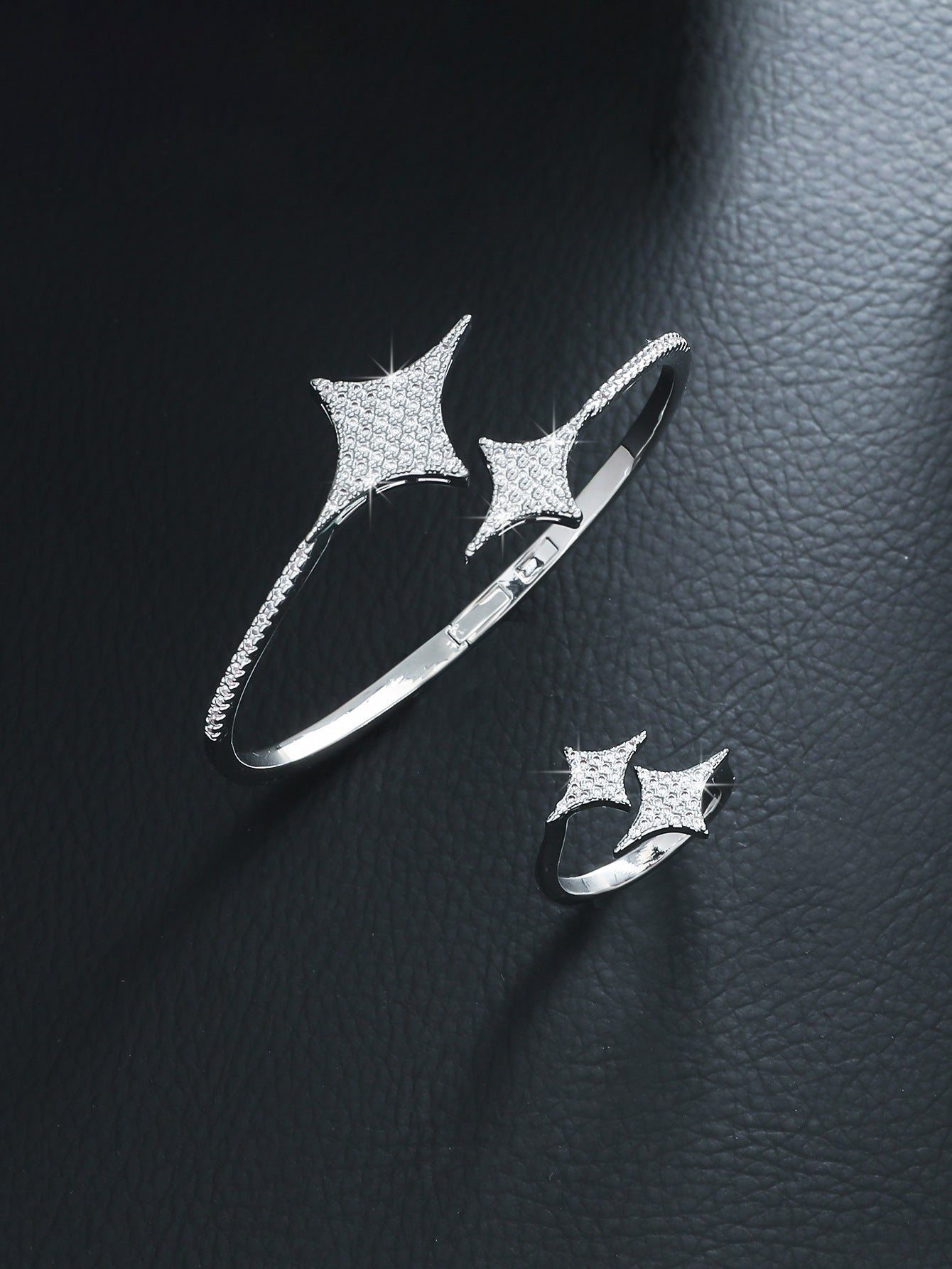 Diamond Four Stars Light Luxury High-grade Versatile Ladies Bracelets