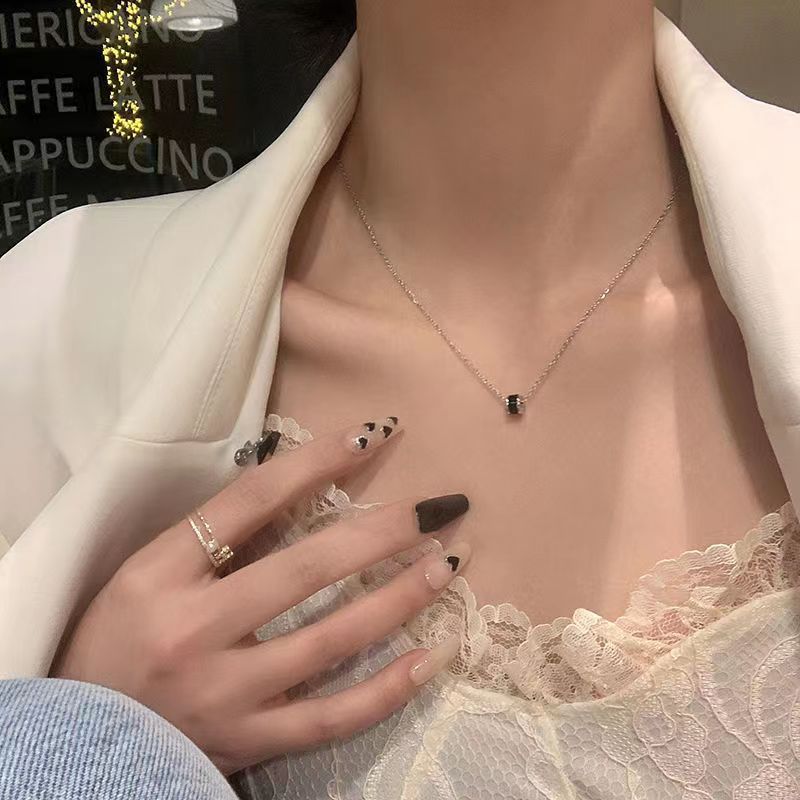 Women's Small Waist For Light Luxury Minority Exquisite Refined Grace Necklace