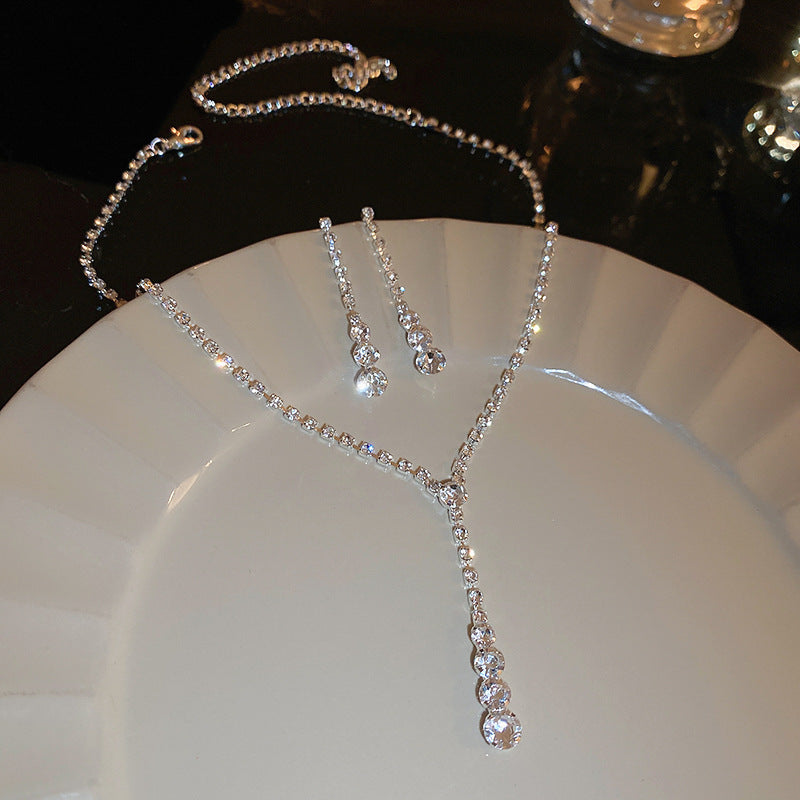 Light Luxury High-grade Zircon Niche Retro Clavicle Jewelry Set