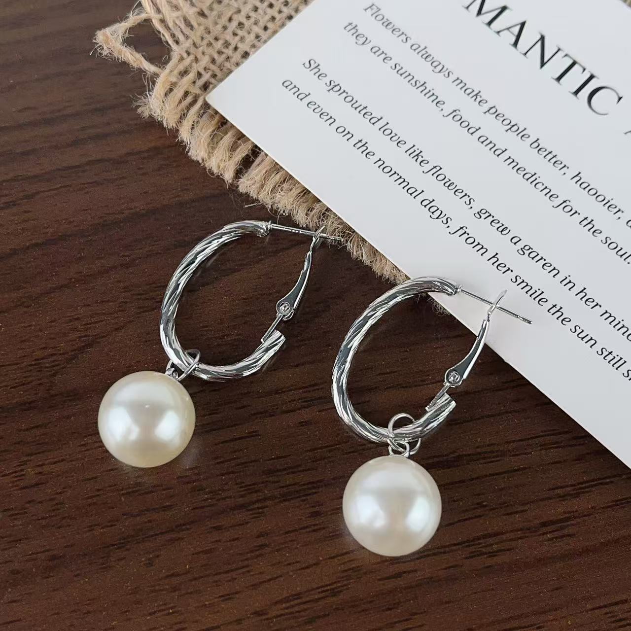 Niche Design Simple Artificial Pearl Light Earrings