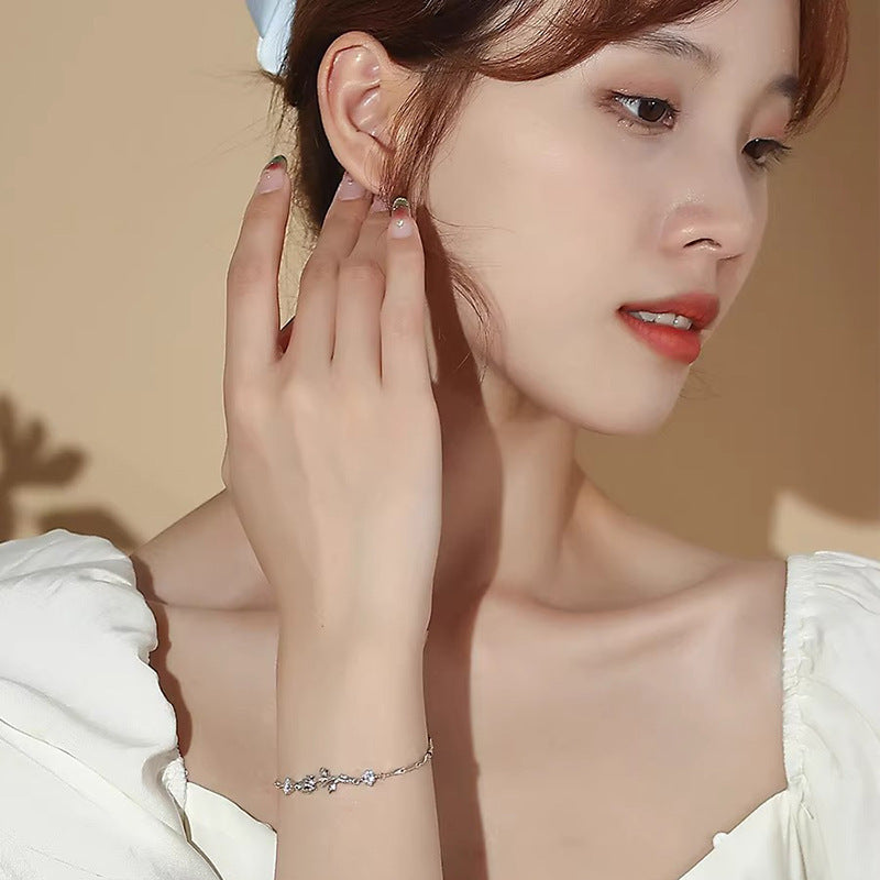 Women's Luxury High-grade Simple Versatile Mori Valentine's Bracelet