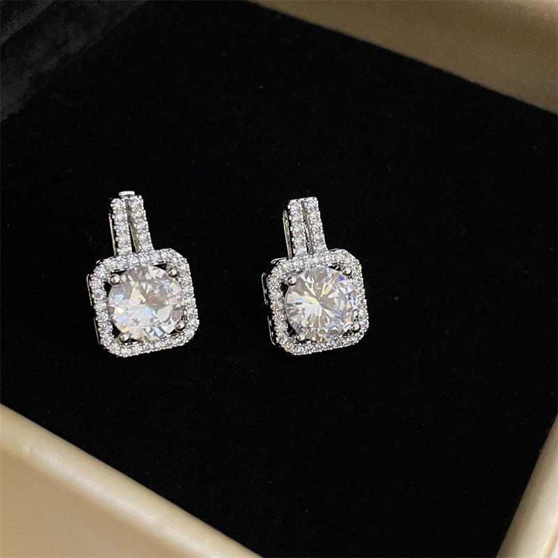 Female High-grade Diamond Studded With Zircon Earrings