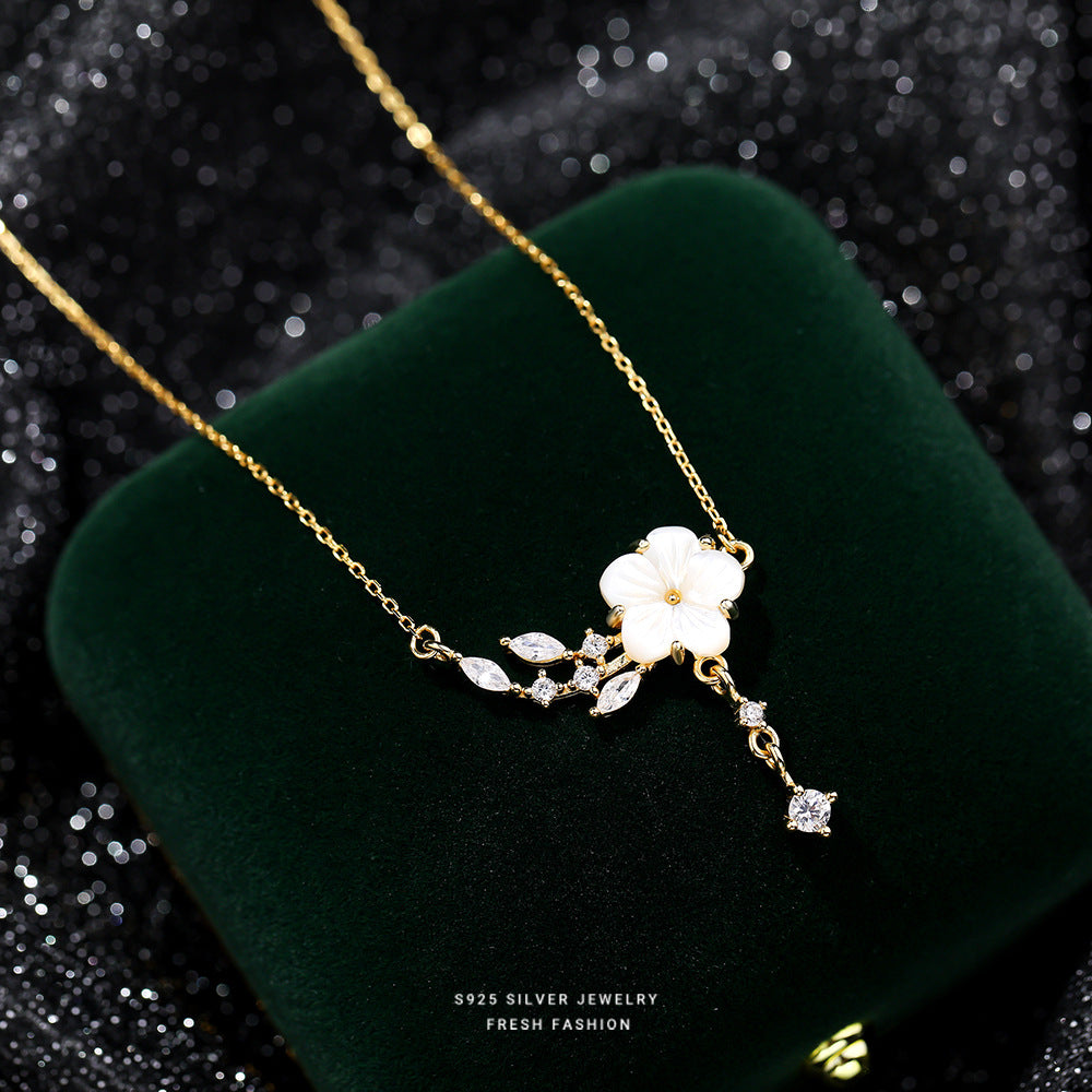 Women's Peach Blossom Shiny Zircon For Style Necklaces