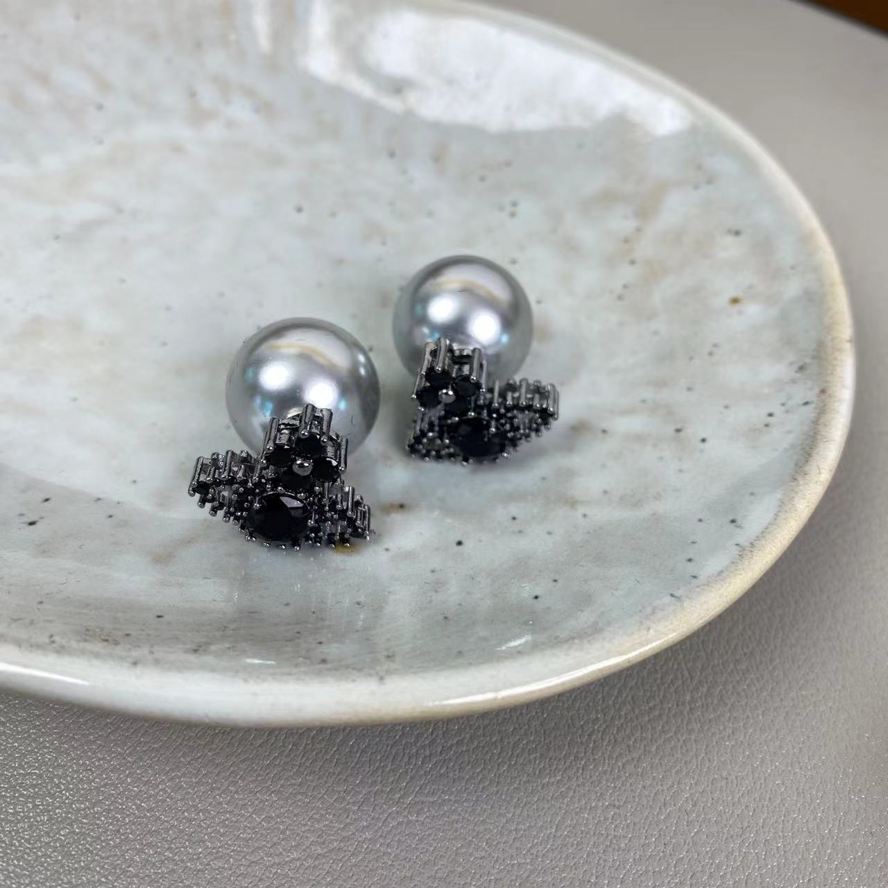 Full Diamond Saturn Gray Pearl Front And Rear Unique Earrings