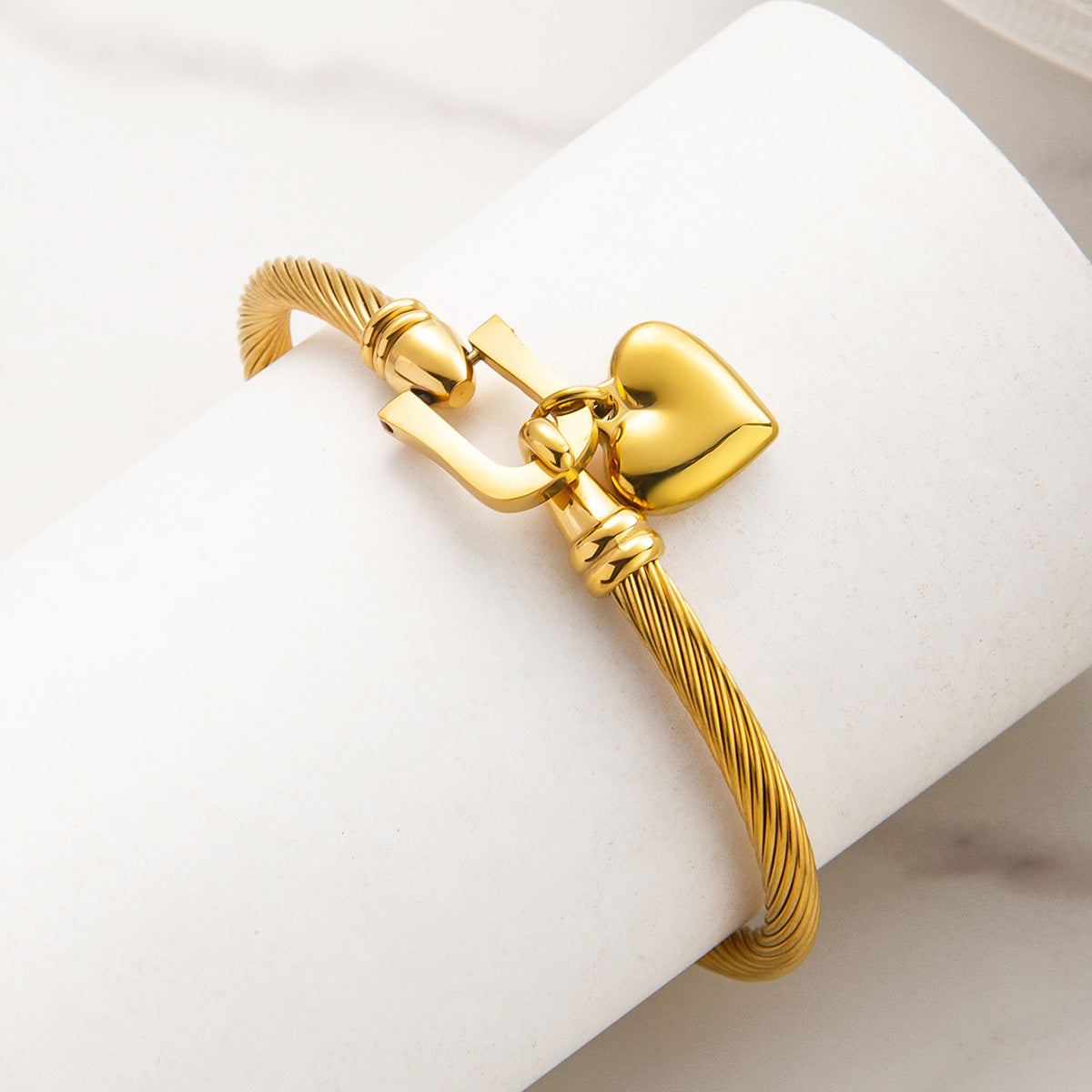 Vachette Clasp Love Stainless Steel Wire Rope Fashion Bracelets