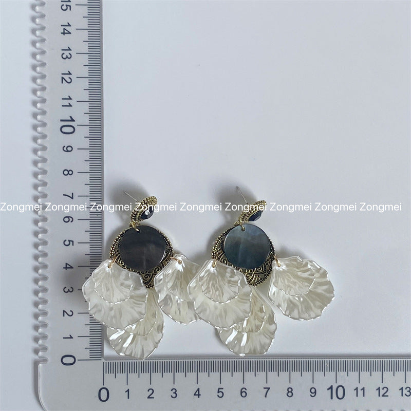 Retro Elegant Shell Long Tassel High-grade Fashion High-key Eardrop Earrings