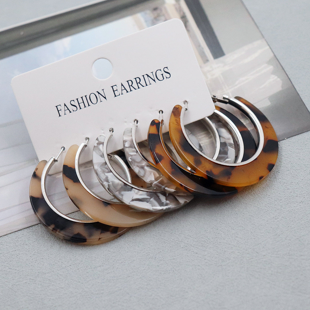 Cellulose Acetate Sheet Shaped Round Female Exaggerated Face Small Earrings
