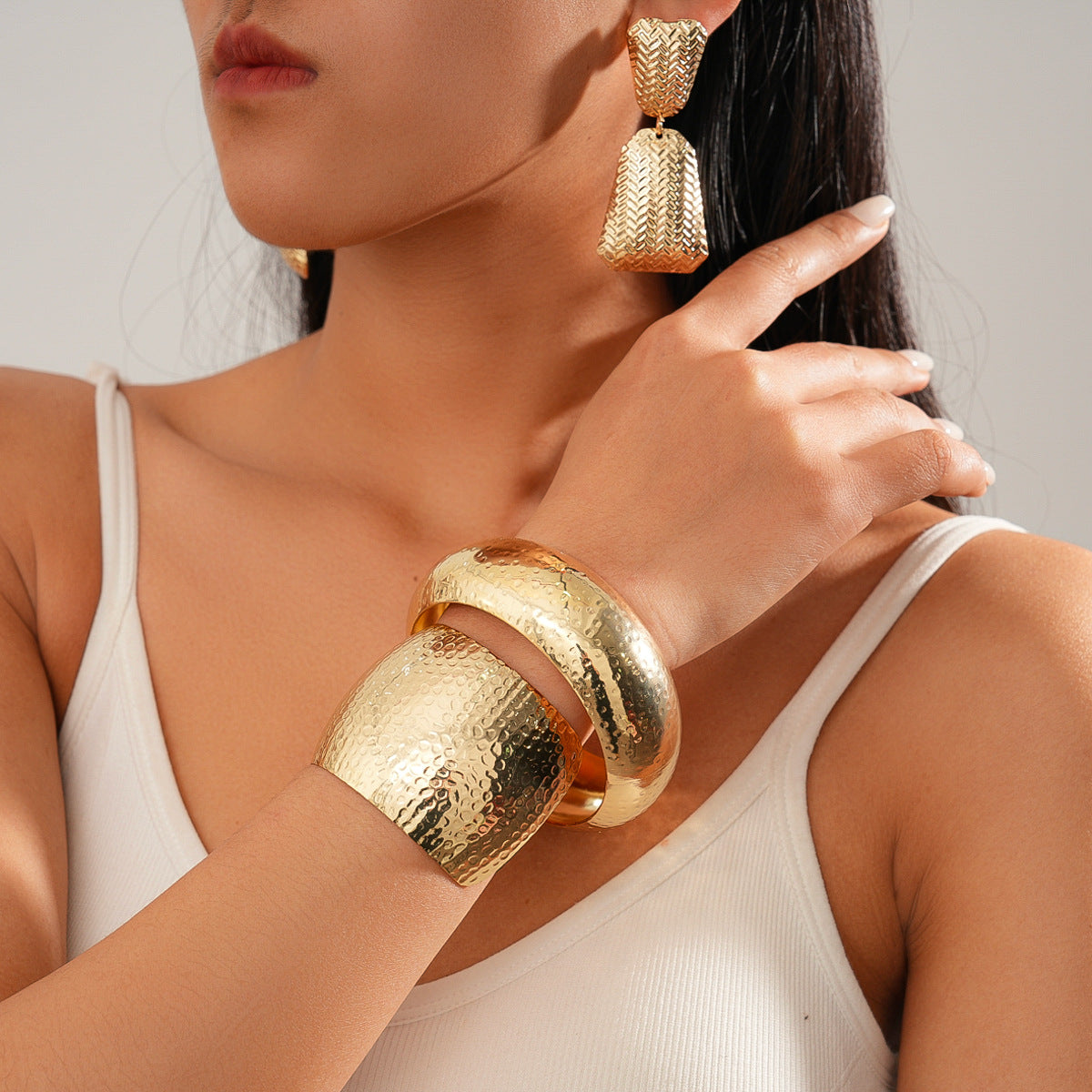 Women's Metal Pleated Flowers Openings Suit Niche Exaggerated Light Luxury Bracelet