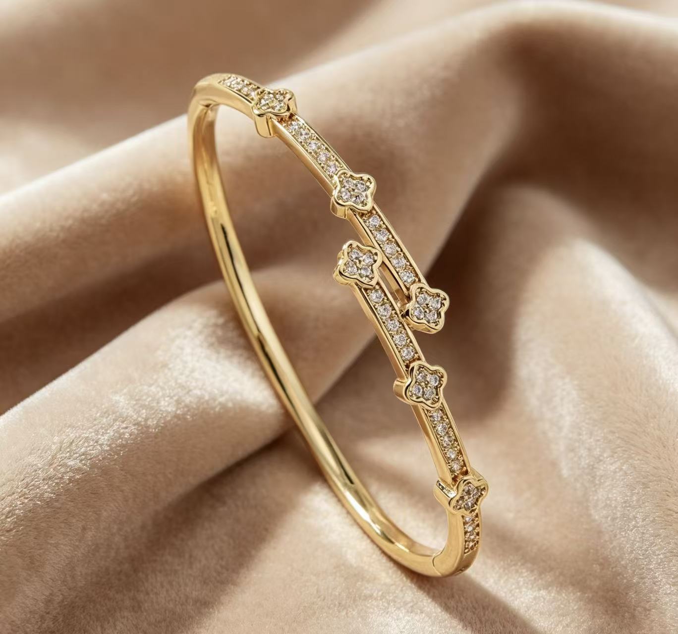 Korean Style Grass Diamond Clover Design Light Luxury High Sense Bracelets