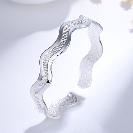 Women's Chic Unique Double-line Interwoven Water Ripple Bracelet