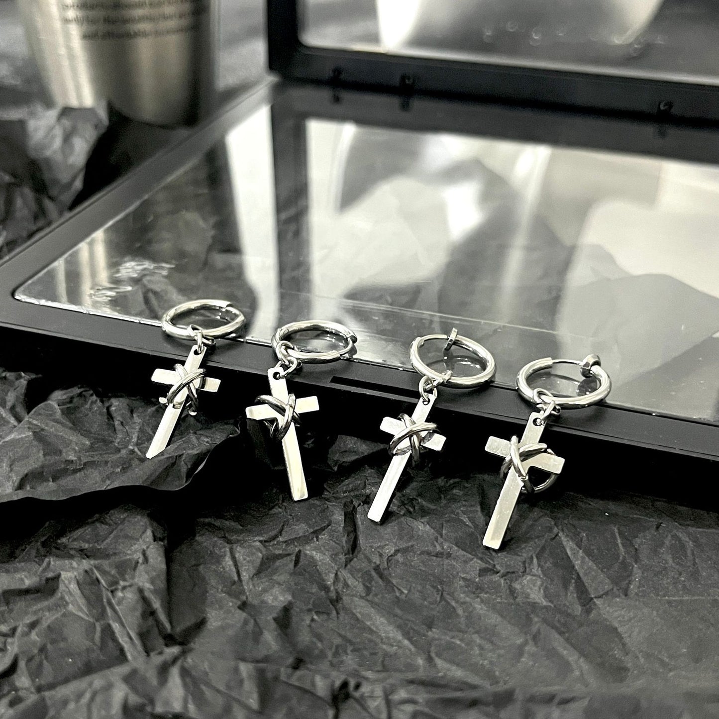 Women's & Men's Winding Cross Stainless Steel Niche Design High Ear Clip