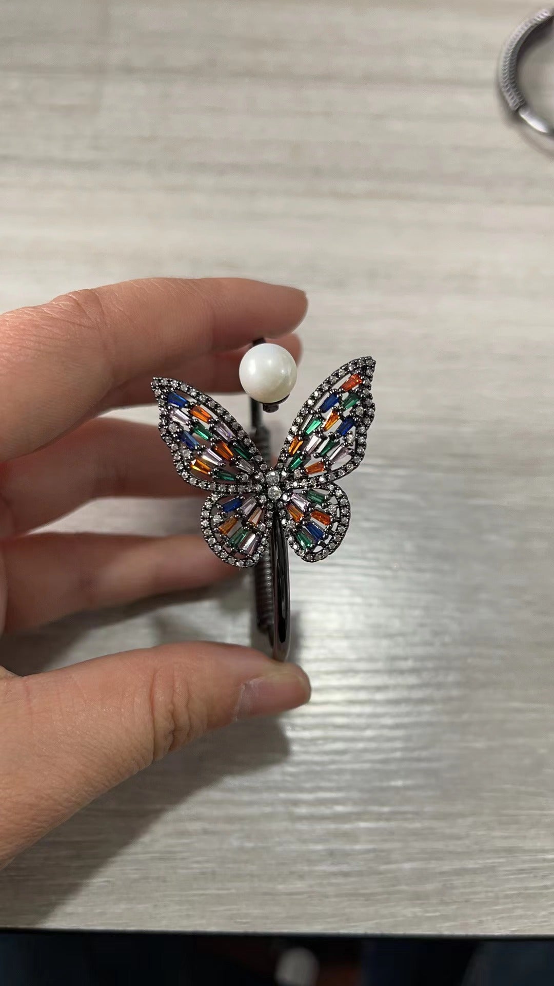 Women's Floral Hollow Glossy Chrysanthemum Fritillary Round Snake-shaped Bracelet