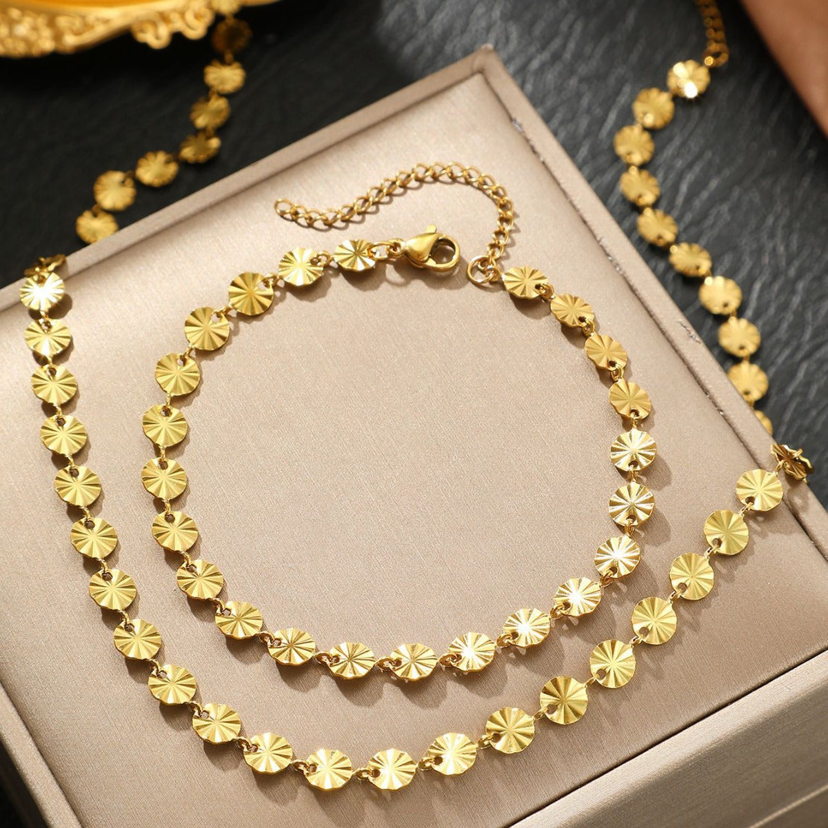 Simple Affordable Luxury Fashion Handmade Chain Wafer Embossed Bracelets