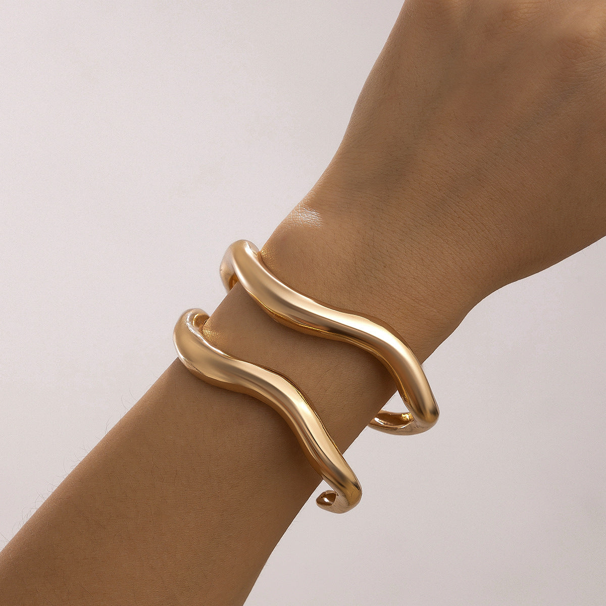 Women's Design Metal Irregular Lava Fashion Texture Pleated Bracelets