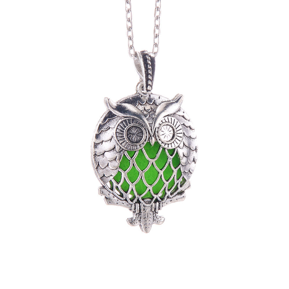 Hollow Lucky Tree Round Alloy Medal Charm Necklace