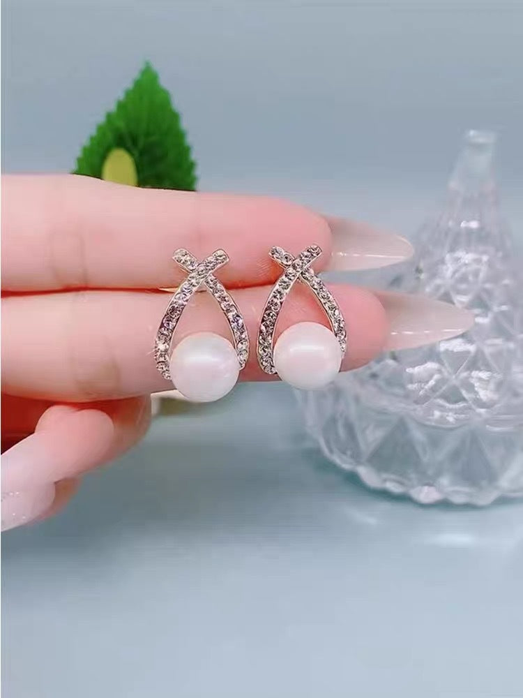 Women's Pearl Trendy Personalized Niche Design Light Earrings