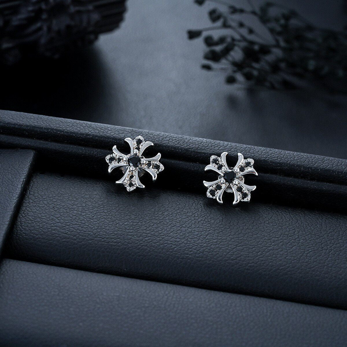 Men's Earless Light Luxury Fashion Female Niche Ear Clip