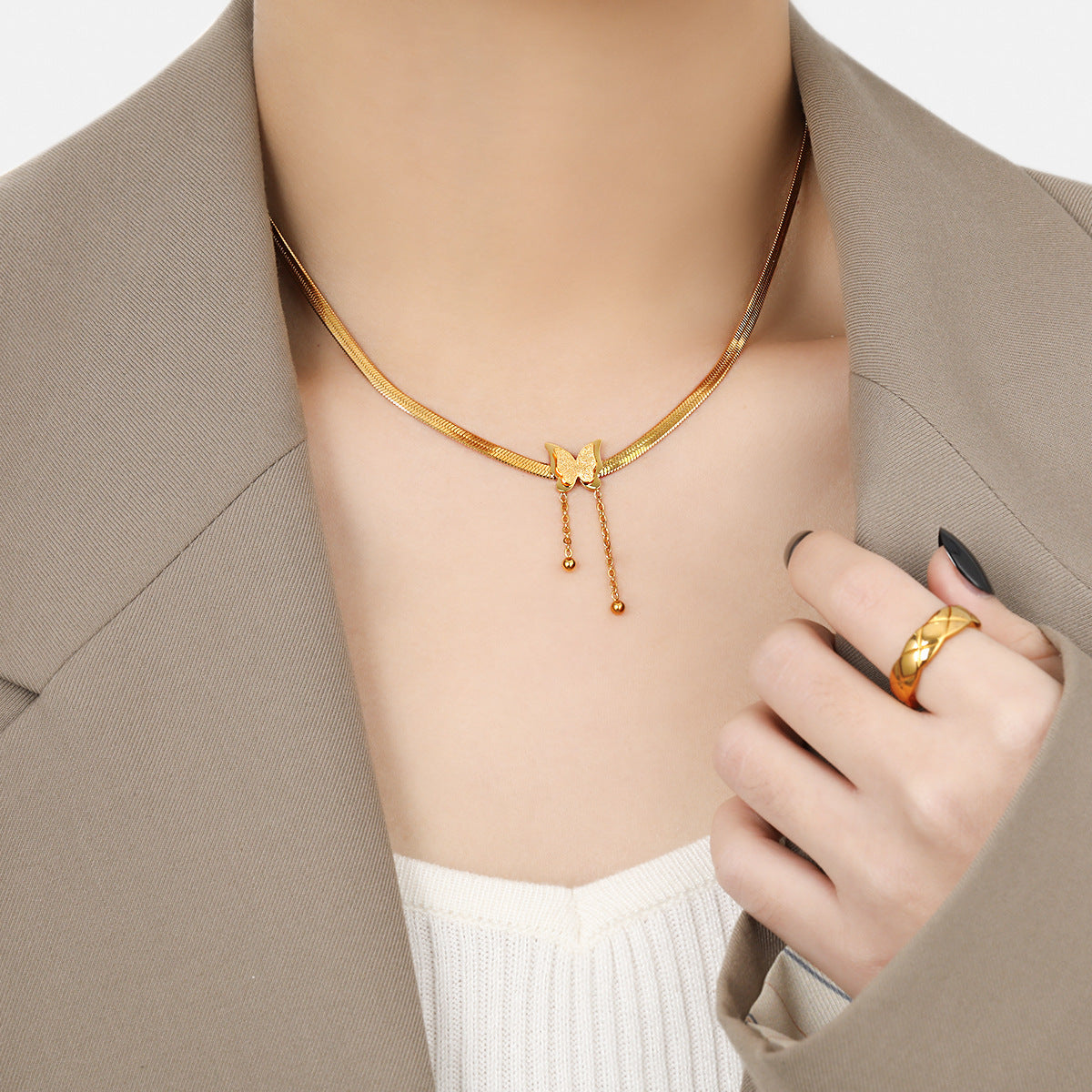 Bone Frosted Butterfly Tassel Short Clavicle Chain Female Fashion Jewelry Set