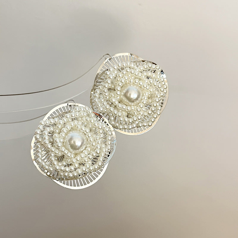 Boucles d'oreilles exquises élégantes de minorité de luxe léger de haute qualité