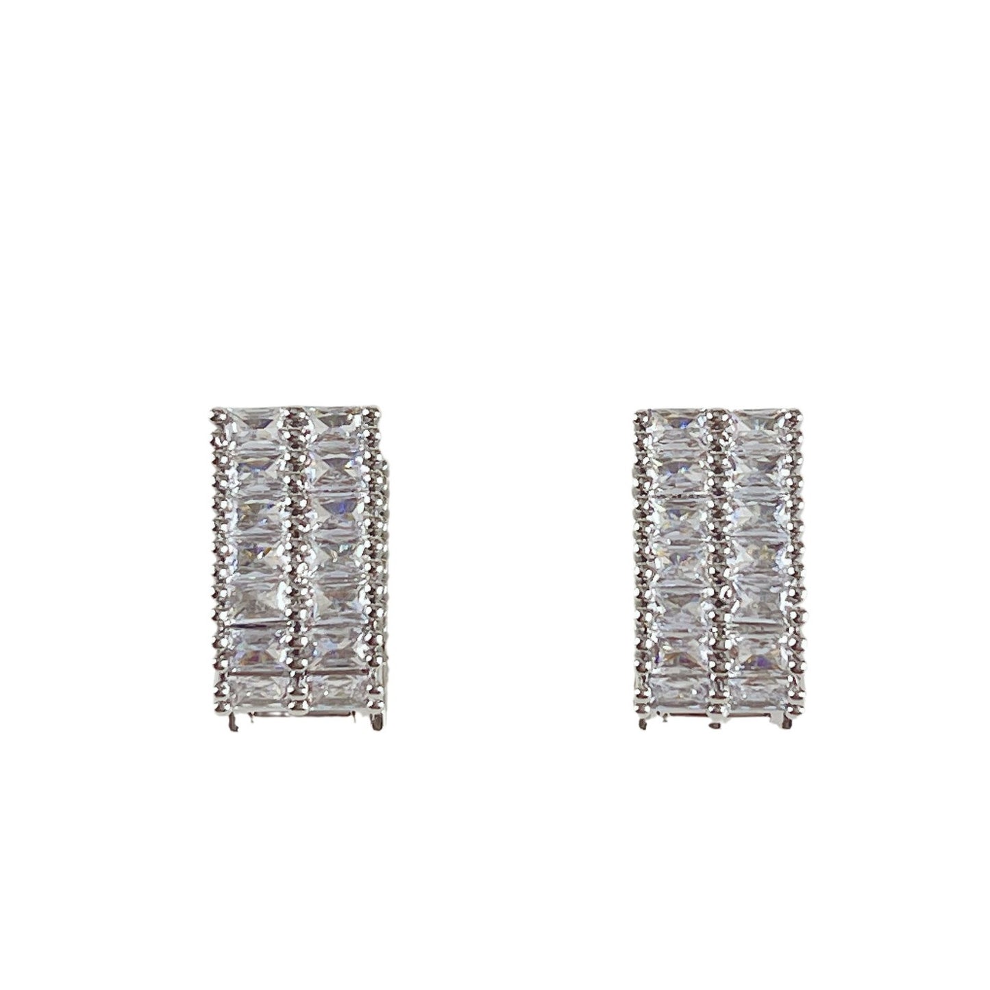 Boucles d'oreilles de tempérament rectangulaires en zircon de style froid simple