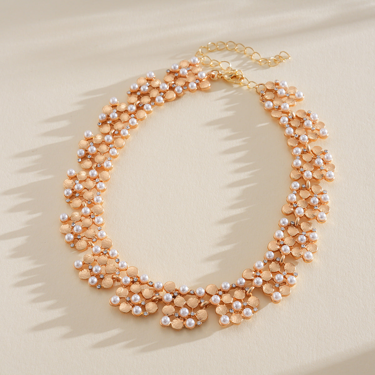 Women's Round Pearl Light Luxury Minority Vintage Clavicle Chain Jewelry Set