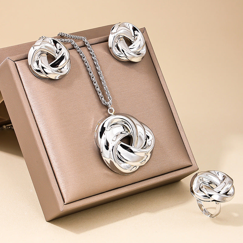 Women's Elegant Metal Exaggerated Glossy Twist Suit Suitable For Daily Jewelry Set